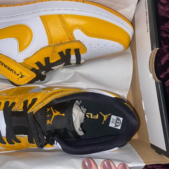 Air Jordan 1 Low FlyEase BNIB never worn! - Picture 7 of 8